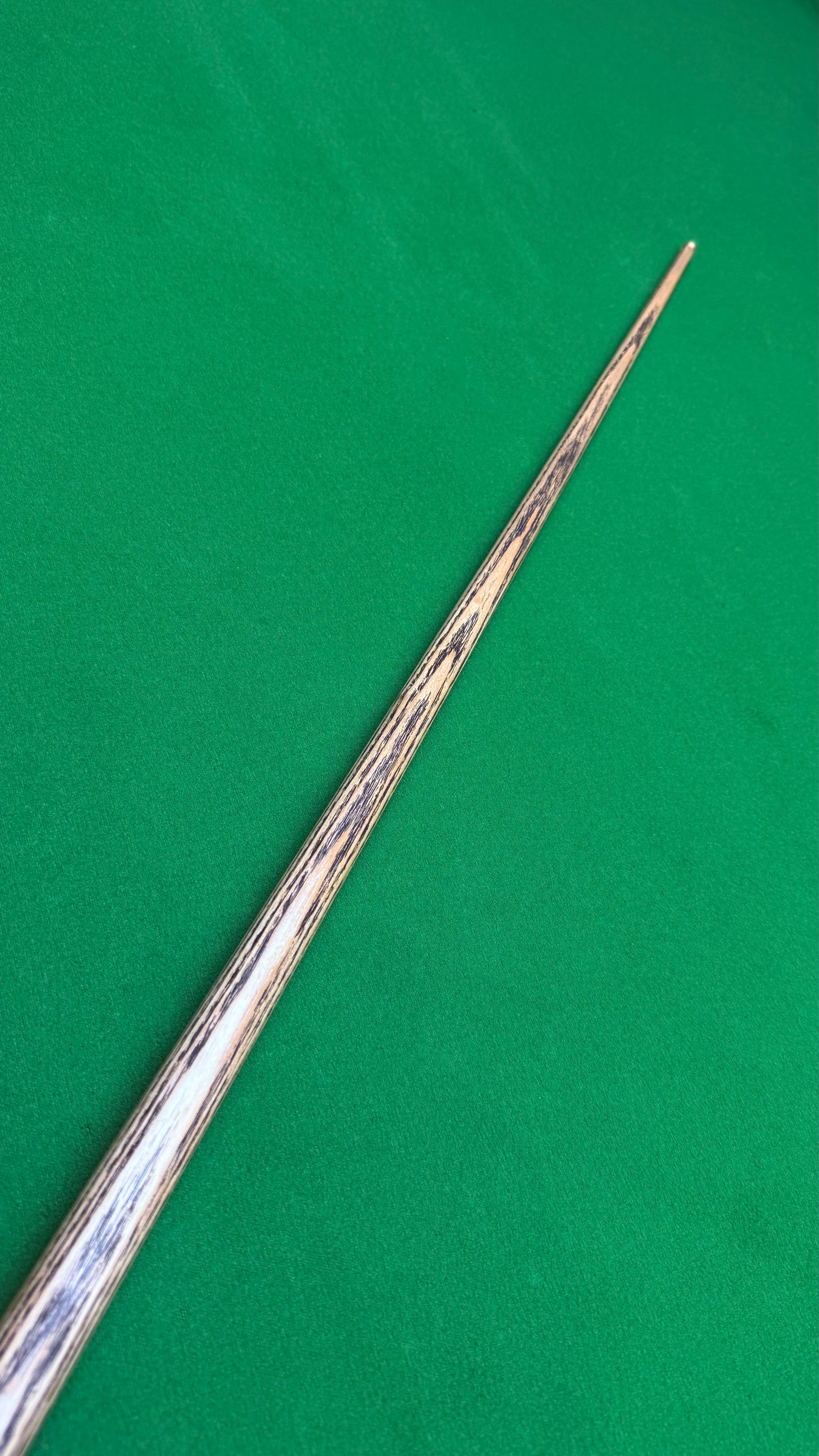 Unique Cues FS Limited Edition – Snooker Cue |Tip 9.5 mm| 58”| 18.2 oz | 29.5