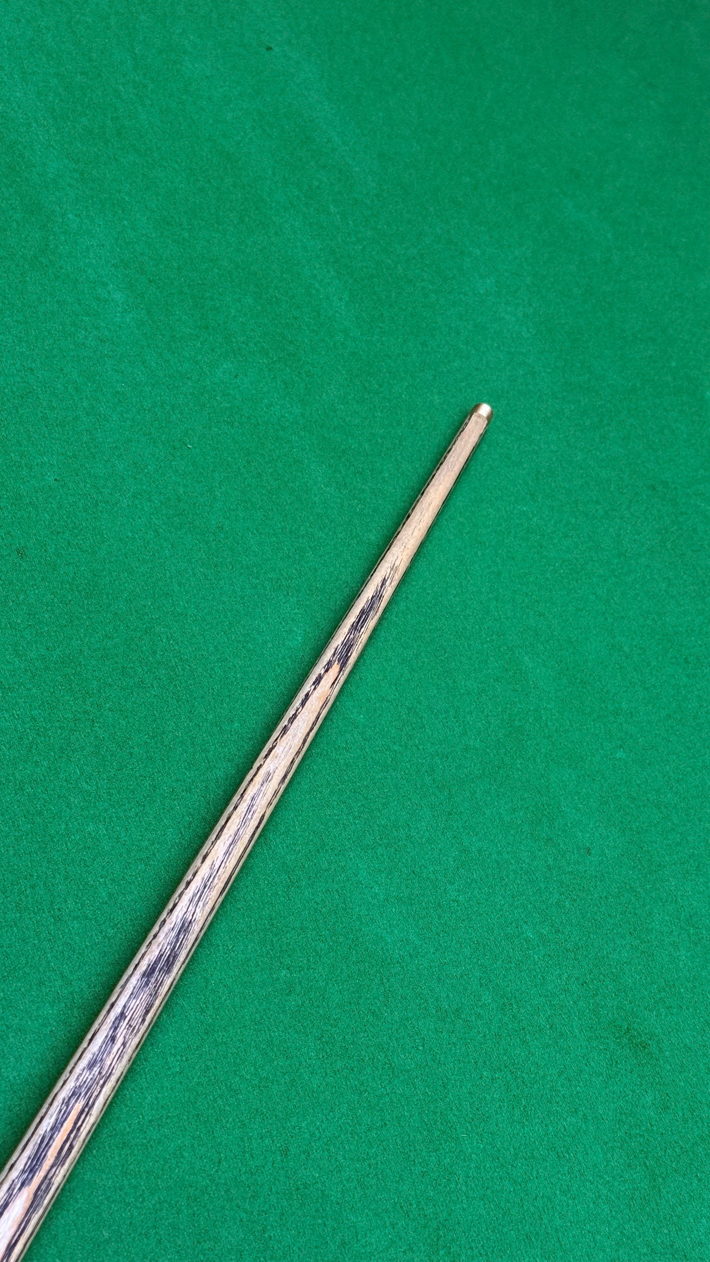 Unique Cues FS Limited Edition – Snooker Cue |Tip 9.5 mm| 58”| 18.2 oz | 29.5