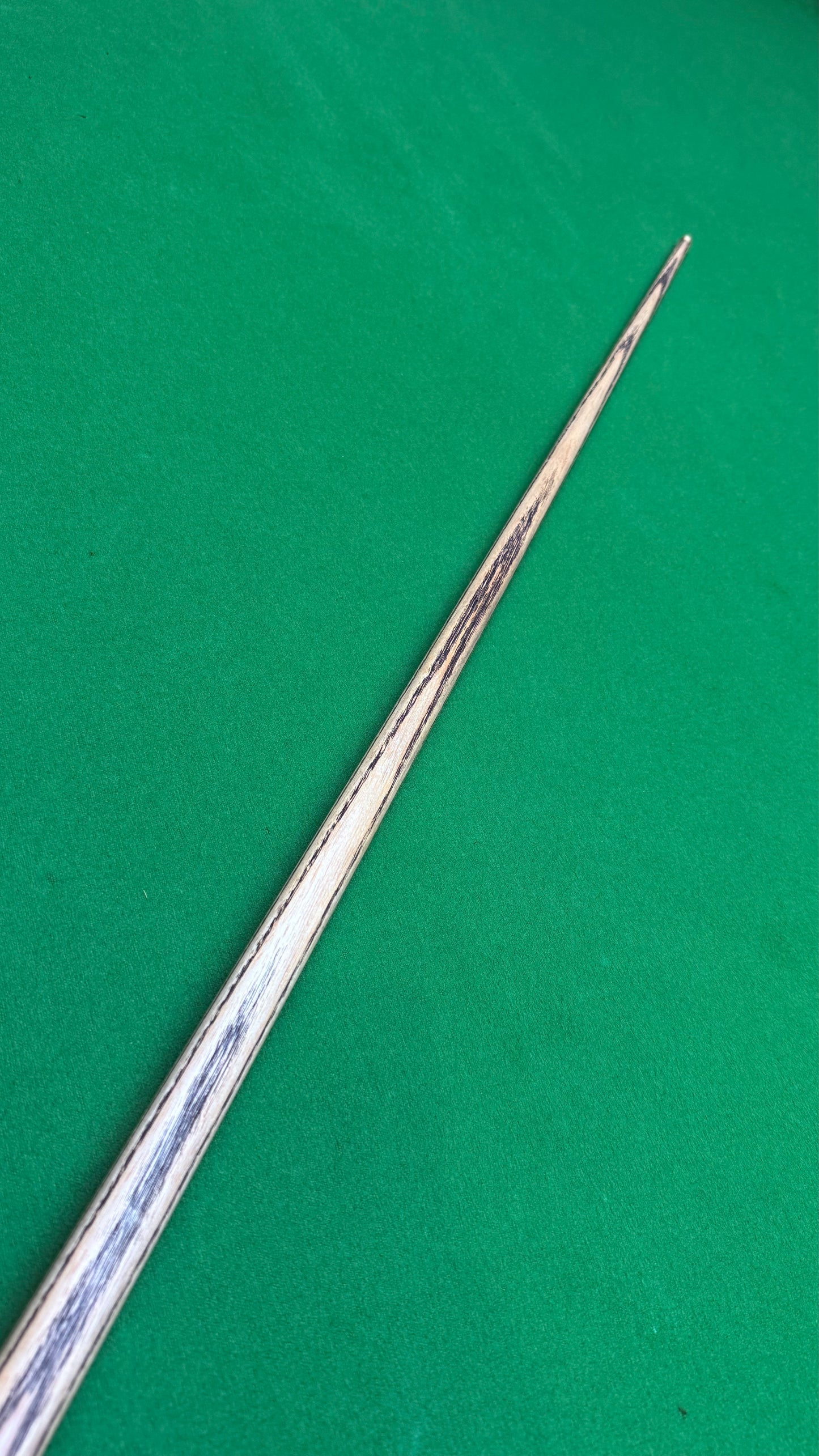 Unique Cues Pure Edition FS – Snooker Cue – 58" | Tip 9.5 mm | 18.2 oz | 29.5
