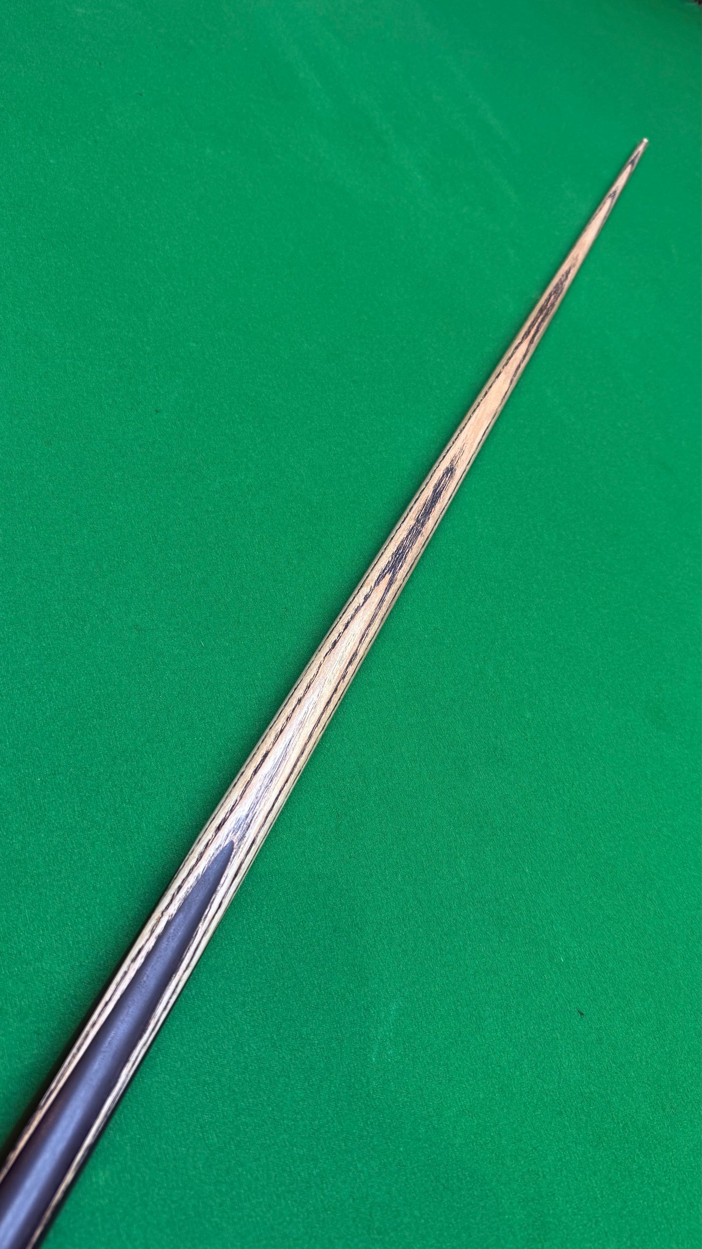 Unique Cues Pure Edition FS – Snooker Cue – 58" | Tip 9.5 mm | 18.2 oz | 29.5