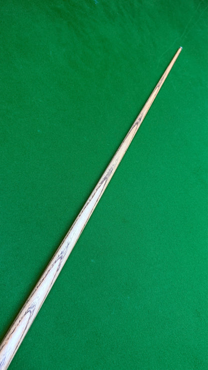 Unique Black classic n° 148– Queue de snooker artisanale en frêne – Longueur 58” / Tip 9.5 mm / Poids 18.2 oz | CueShop Maroc