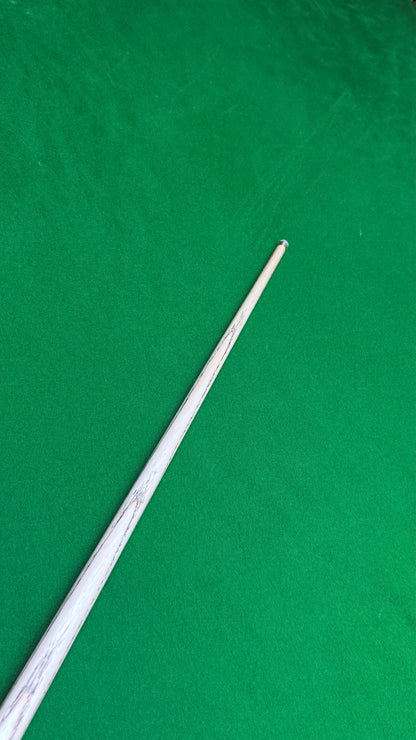 Unique Black classic n° 106 – Queue de snooker artisanale en frêne – Longueur 58” / Tip 9.4 mm / Poids 18 oz | CueShop Maroc