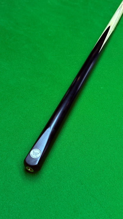 Unique Black classic n° 109 – Queue de snooker artisanale en frêne – Longueur 58” / Tip 9.4 mm / Poids 18 oz | CueShop Maroc