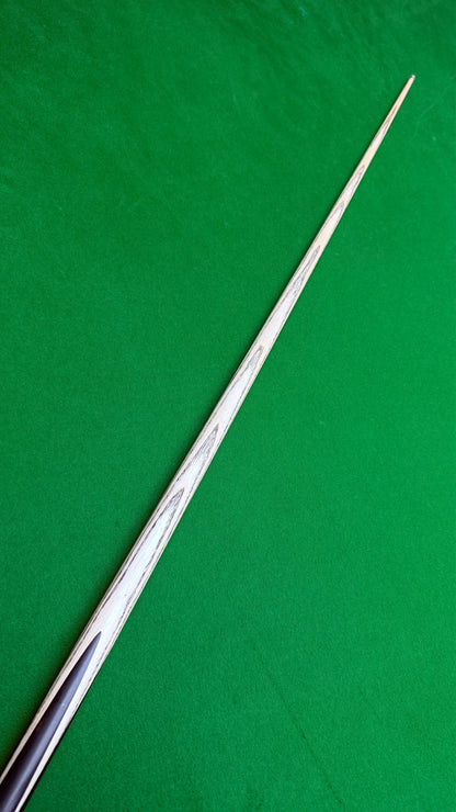 Unique Black classic n° 139– Queue de snooker artisanale en frêne – Longueur 58” / Tip 8.5 mm / Poids 17.8 oz | CueShop Maroc