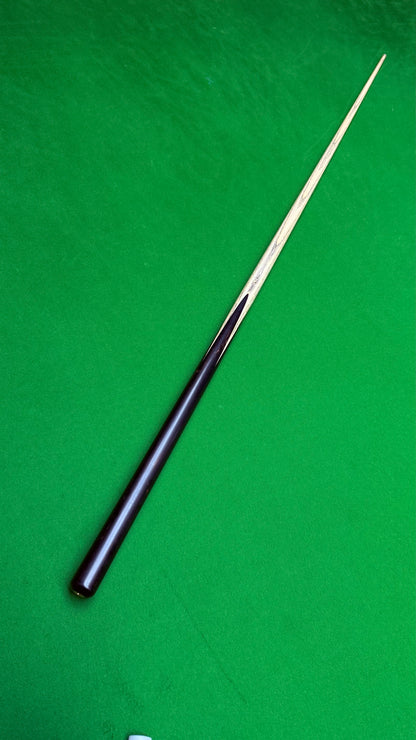 Unique Black classic n° 139– Queue de snooker artisanale en frêne – Longueur 58” / Tip 8.5 mm / Poids 17.8 oz | CueShop Maroc
