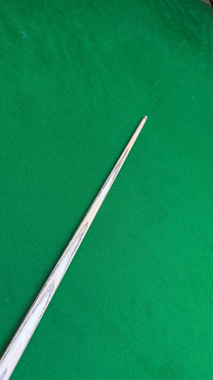 Unique Black classic n° 139– Queue de snooker artisanale en frêne – Longueur 58” / Tip 8.5 mm / Poids 17.8 oz | CueShop Maroc