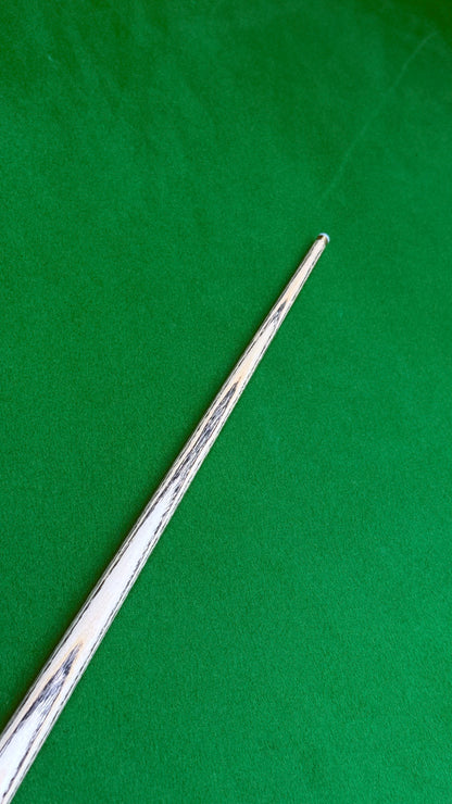 Unique Black classic n° 137– Queue de snooker artisanale en frêne – Longueur 58” / Tip 8.5 mm / Poids 17.6 oz | CueShop Maroc