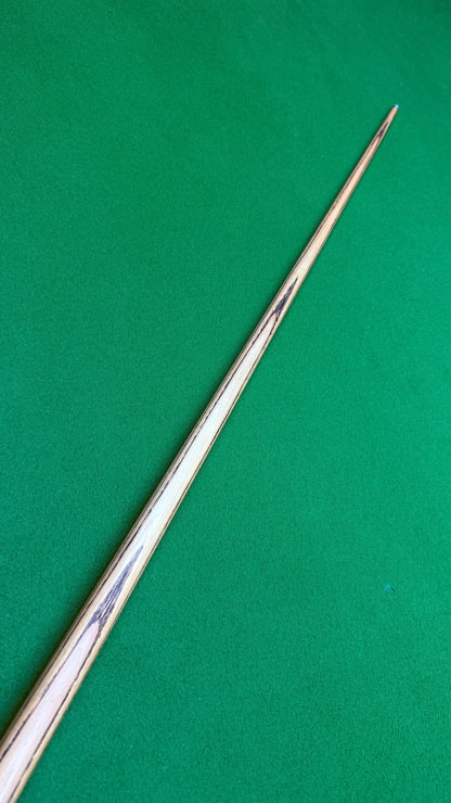 Unique cue Pure édition– Queue de snooker artisanale en frêne – Longueur 57.7” / Tip 9.4 mm / Poids 18 oz | CueShop Maroc