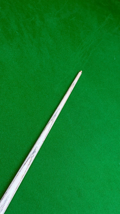 Unique Black classic n° 105 – Queue de snooker artisanale en frêne – Longueur 58” / Tip 9.3 mm / Poids 18 oz | CueShop Maroc