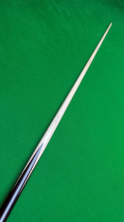Unique Black classic n° 105 – Queue de snooker artisanale en frêne – Longueur 58” / Tip 9.3 mm / Poids 18 oz | CueShop Maroc